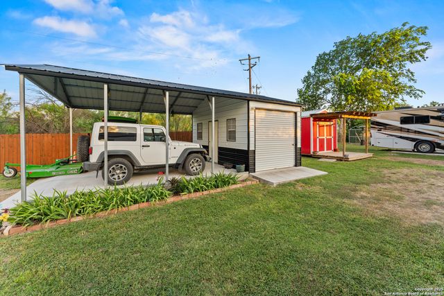 286 S Hwy 173, Bandera, TX 78003