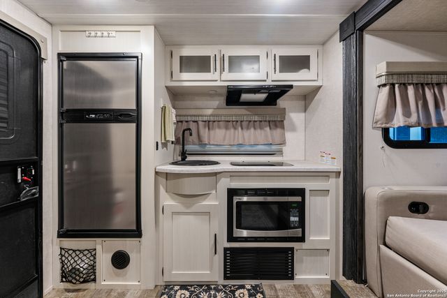 286 S Hwy 173, Bandera, TX 78003