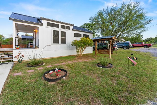 286 S Hwy 173, Bandera, TX 78003