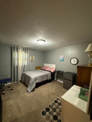 1521 Woodhill Court SW, Wyoming, MI 49509