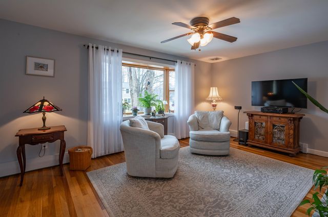 9 Rugby Road, Nashua, NH 03063