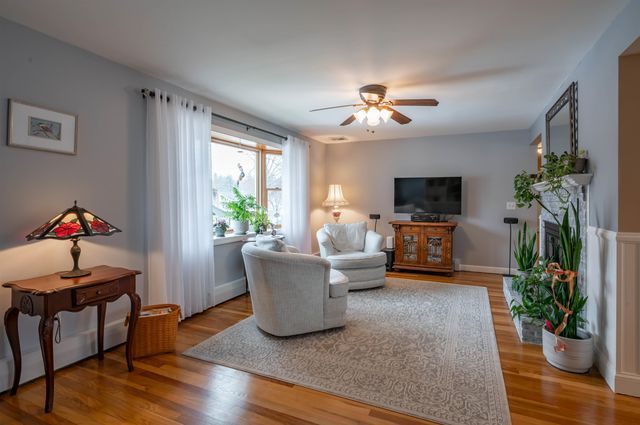 9 Rugby Road, Nashua, NH 03063