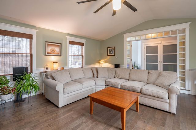 9 Rugby Road, Nashua, NH 03063