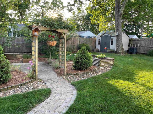 9 Rugby Road, Nashua, NH 03063