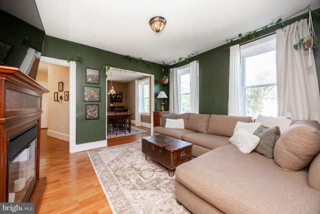 147 W SUMMIT AVE, West Grove, PA 19390