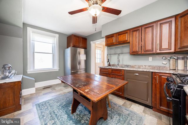 147 W SUMMIT AVE, West Grove, PA 19390