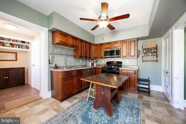 147 W SUMMIT AVE, West Grove, PA 19390