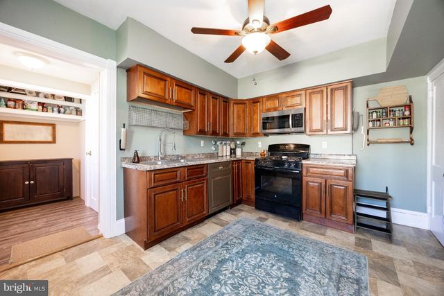 147 W SUMMIT AVE, West Grove, PA 19390