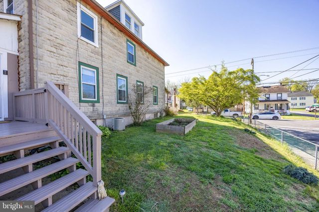 147 W SUMMIT AVE, West Grove, PA 19390