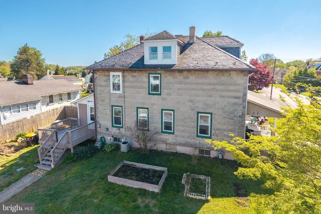 147 W SUMMIT AVE, West Grove, PA 19390