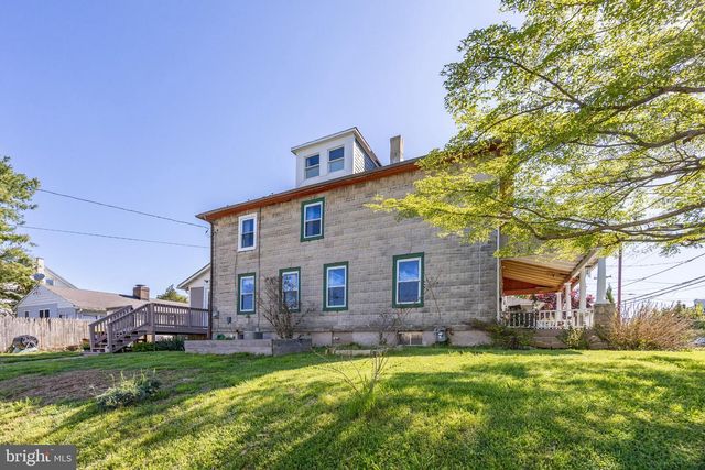 147 W SUMMIT AVE, West Grove, PA 19390
