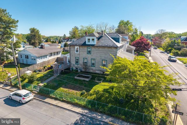 147 W SUMMIT AVE, West Grove, PA 19390