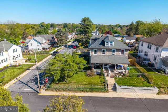147 W SUMMIT AVE, West Grove, PA 19390