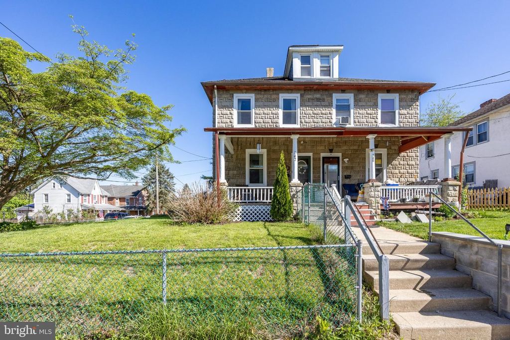 147 W SUMMIT AVE, West Grove, PA 19390