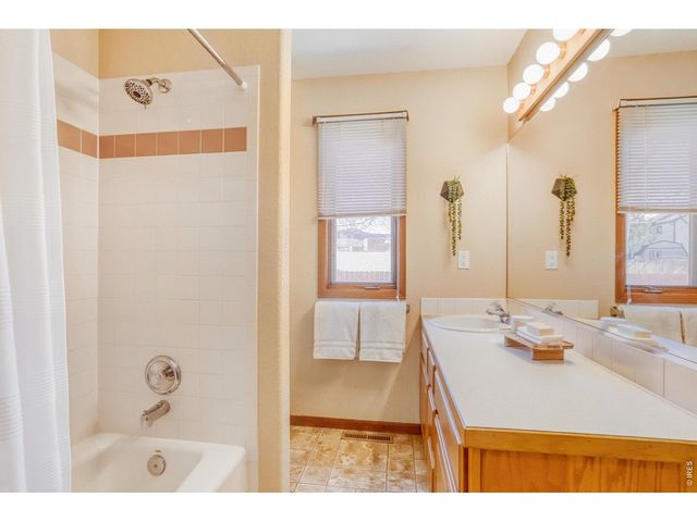 2367 Northbrook Dr, Fort Collins, CO 80526