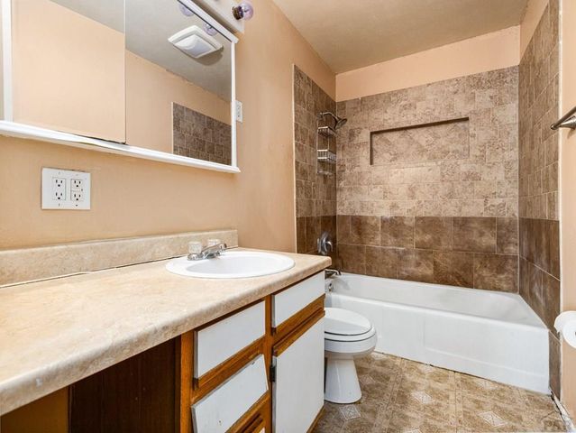 2610 Azalea St, Pueblo, CO 81005