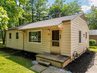 284 Highlake Avenue, Ann Arbor, MI 48103