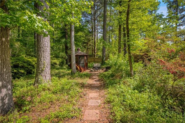 1522 Tennessee Walker Drive NE, Roswell, GA 30075