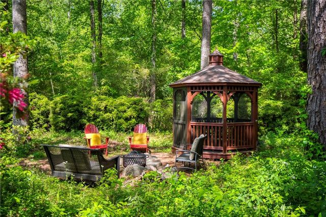 1522 Tennessee Walker Drive NE, Roswell, GA 30075