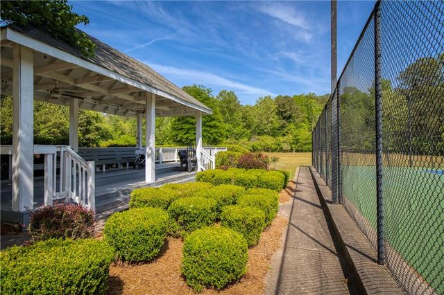 1522 Tennessee Walker Drive NE, Roswell, GA 30075