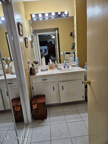 6 Shore Drive, Clinton, MS 39056