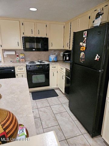 6 Shore Drive, Clinton, MS 39056