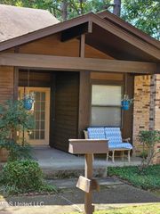 6 Shore Drive, Clinton, MS 39056