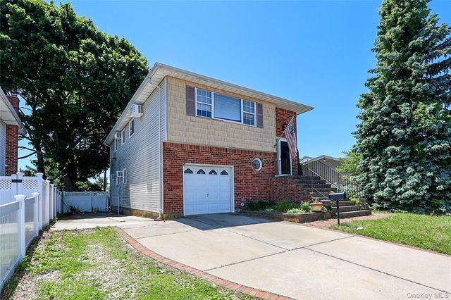 4 Patricia Court, Bethpage, NY 11714