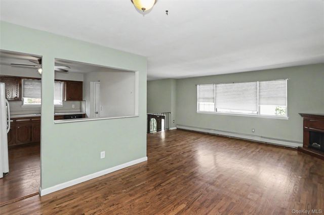 4 Patricia Court, Bethpage, NY 11714