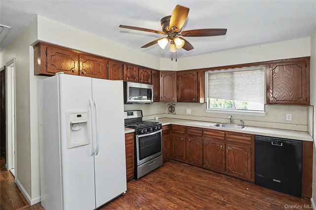 4 Patricia Court, Bethpage, NY 11714