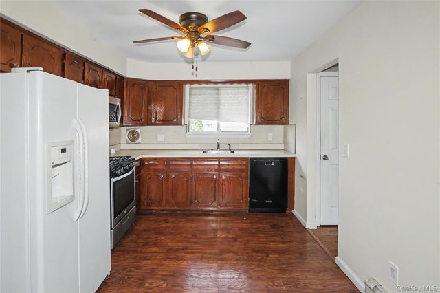 4 Patricia Court, Bethpage, NY 11714
