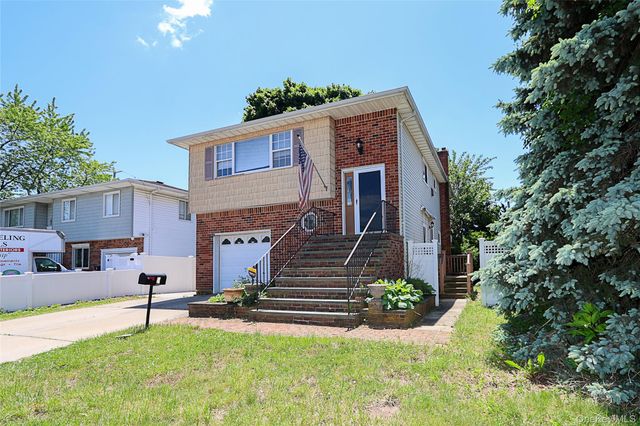 4 Patricia Court, Bethpage, NY 11714