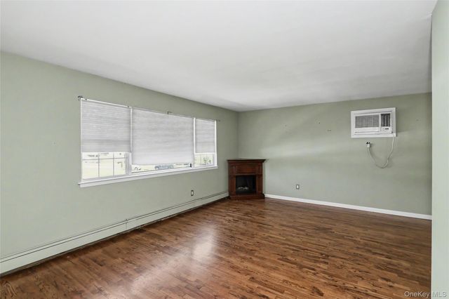 4 Patricia Court, Bethpage, NY 11714