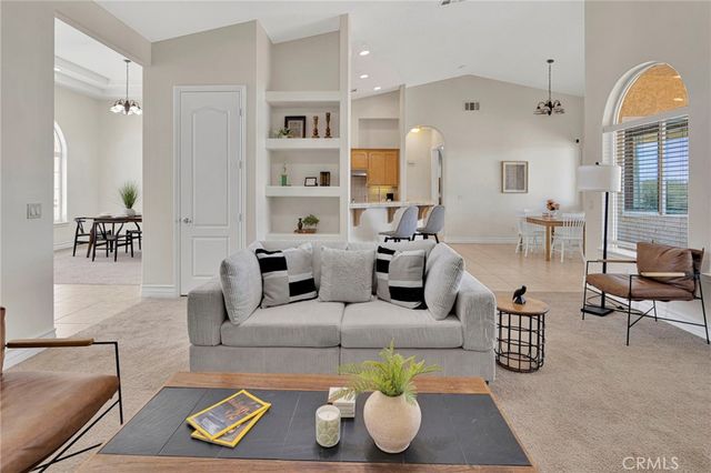 9452 Cedar Street, Oak Hills, CA 92344