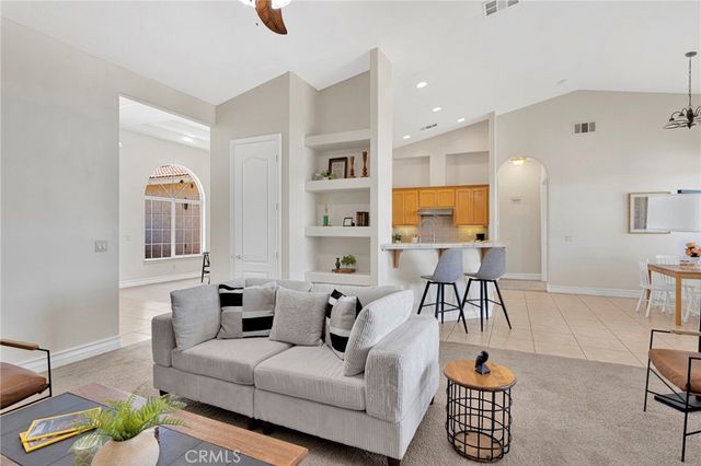 9452 Cedar Street, Oak Hills, CA 92344