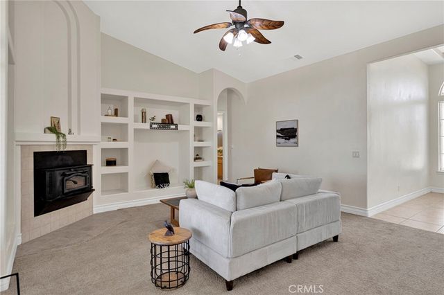 9452 Cedar Street, Oak Hills, CA 92344