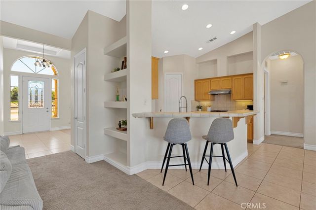 9452 Cedar Street, Oak Hills, CA 92344