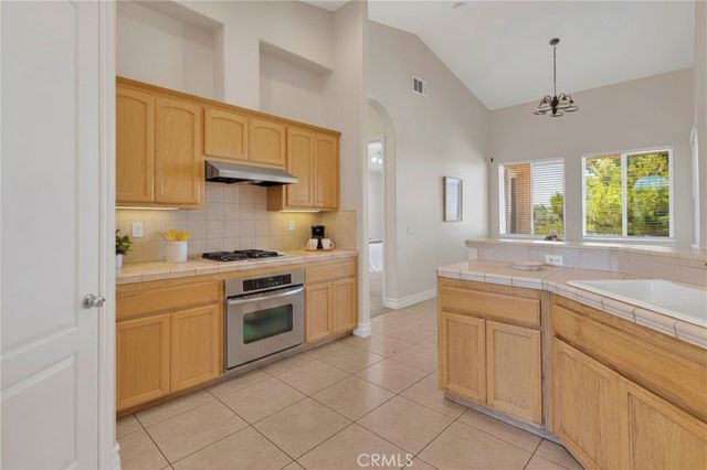 9452 Cedar Street, Oak Hills, CA 92344