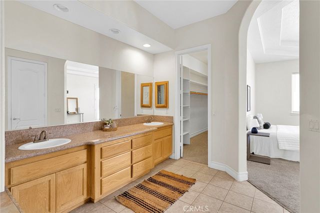 9452 Cedar Street, Oak Hills, CA 92344