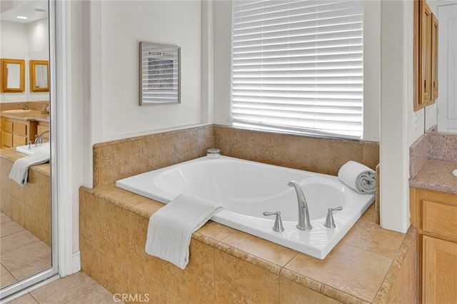9452 Cedar Street, Oak Hills, CA 92344