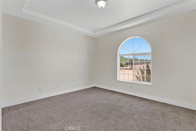 9452 Cedar Street, Oak Hills, CA 92344
