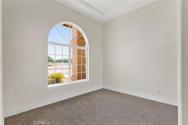 9452 Cedar Street, Oak Hills, CA 92344