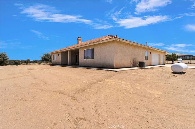 9452 Cedar Street, Oak Hills, CA 92344