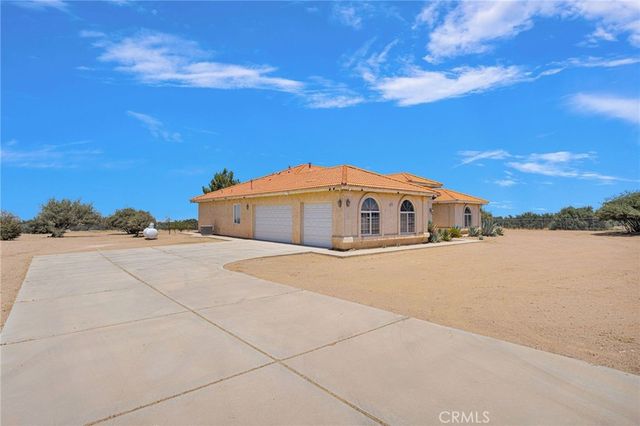 9452 Cedar Street, Oak Hills, CA 92344