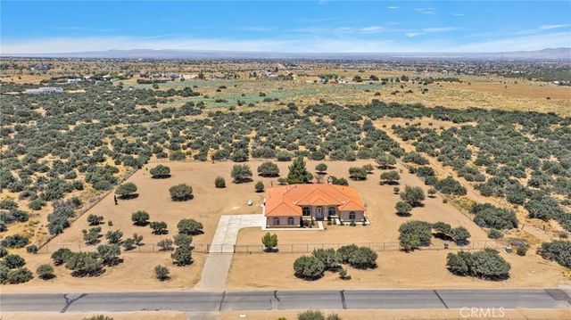 9452 Cedar Street, Oak Hills, CA 92344
