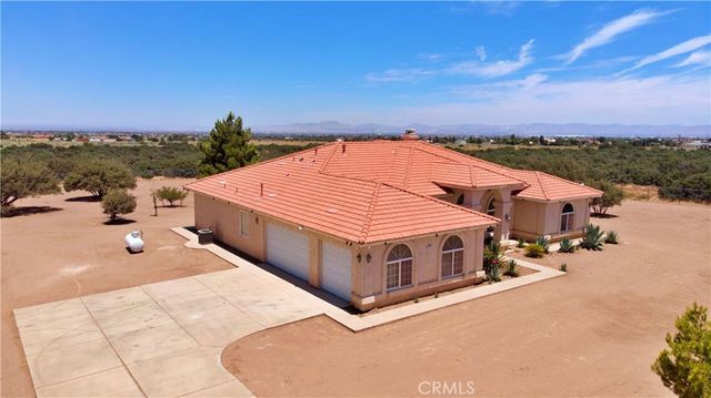 9452 Cedar Street, Oak Hills, CA 92344