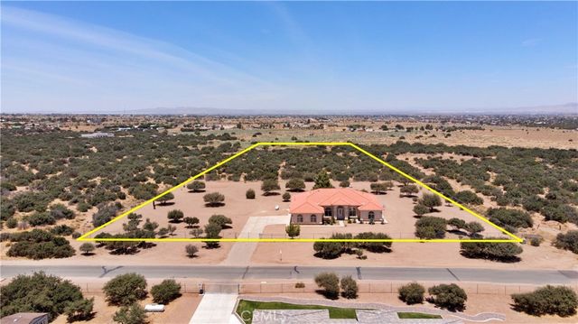 9452 Cedar Street, Oak Hills, CA 92344