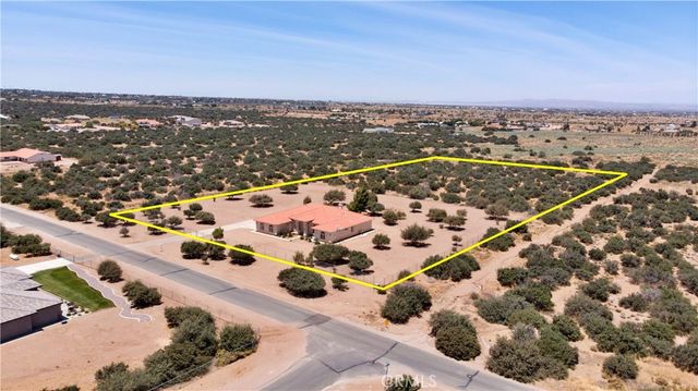 9452 Cedar Street, Oak Hills, CA 92344