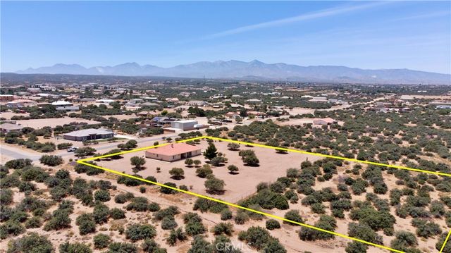 9452 Cedar Street, Oak Hills, CA 92344