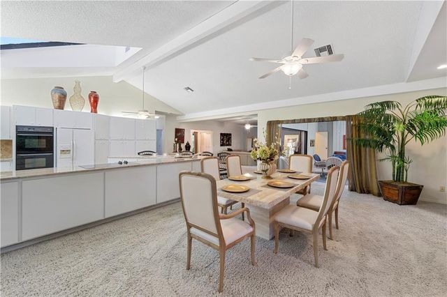 1330 Shorewinds Lane, Vero Beach, FL 32963